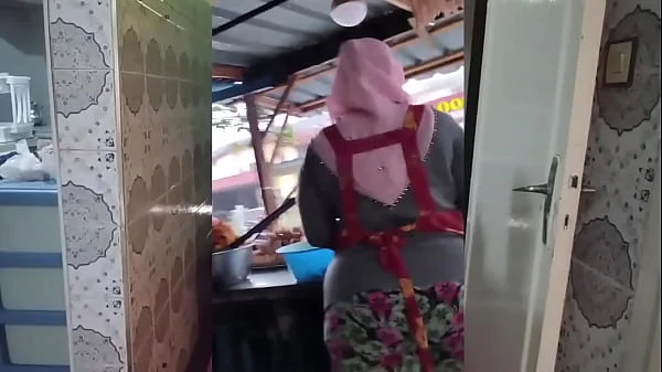 Thick Muslim Indonesian Milf