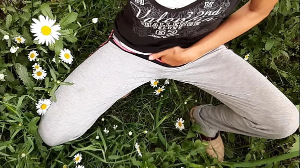 I spy on my neighbor masturbating in the daisies - Girls fly orgasm