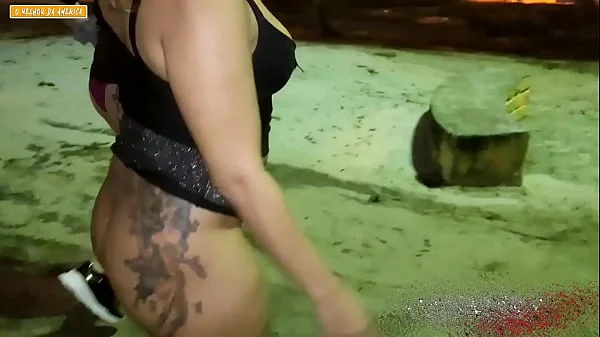 UM CARA FUDIDO NAO PODE PAGA O MOTEL E QUIS SEXO COM DUAS GAROTAS EM PRAÇA APOS UMA FESTA EM CIDADE DO ENTERIOR
