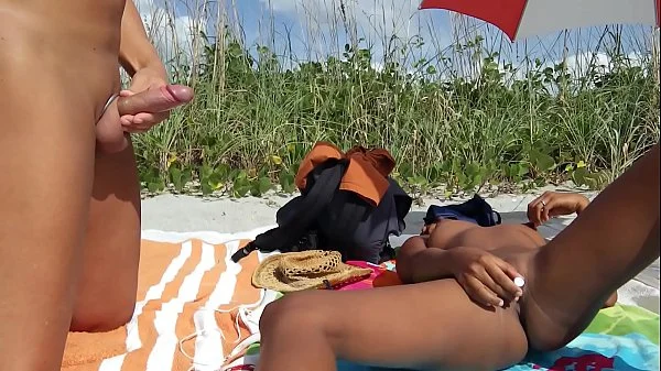 Public beach jerk off. Big cumshot on Aisanippie. Voyeurstyle.