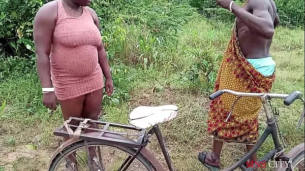 OKONKWO GAVE THE VILLAGE SLAY QUEEN A LIFT WITH HIS BICYCLE, FUCKED HER OUTDOOR