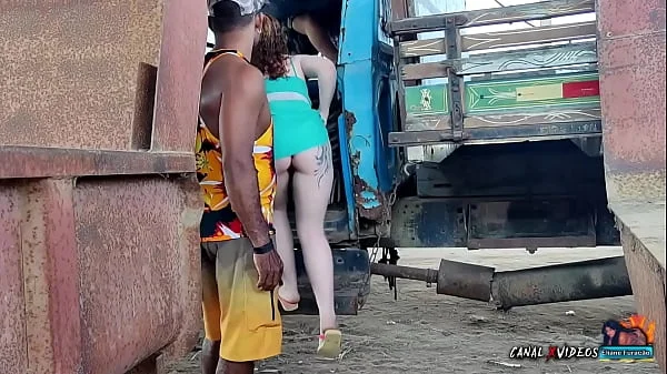 LEVEI UMA AMIGA PARA COMPRAR UM CAMINHAO - DEI MINHA BUCETA E GANHEI DESCONTO Ft. LORRANY EXOTICA E MARCIO BAIANO OFFICIAL