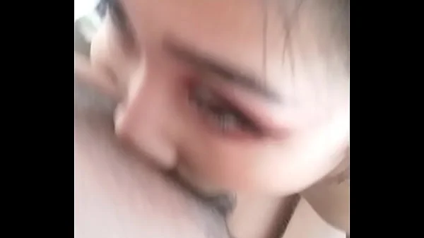 Eva Yi has the worlds deepest throat
