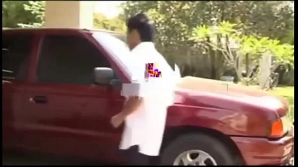 Spoiled Rich Girl got fingered by Her Driver in Car