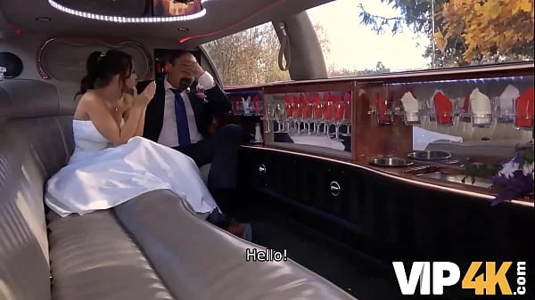 VIP4K. Random passerby scores luxurious bride in the wedding limo